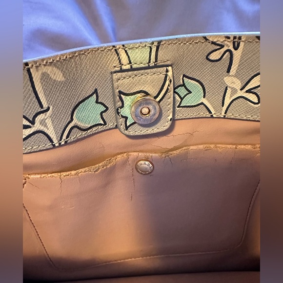 Prada Saffiano Women's Bag - Picture 6 of 13